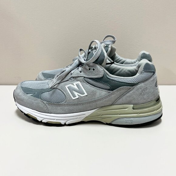New Balance Women's 993 Heritage Size 9.5 Wide 2E Made in USA Grey WR993GL - Picture 1 of 7